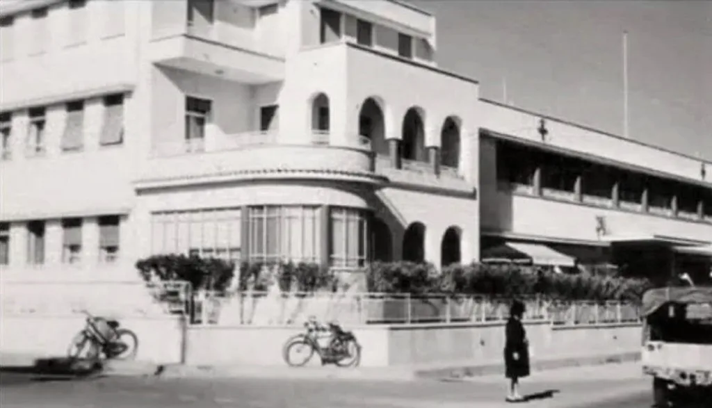Kliniki Mariou on Leoforos Makariou in Lemesos, where Timos was born. [1960s]