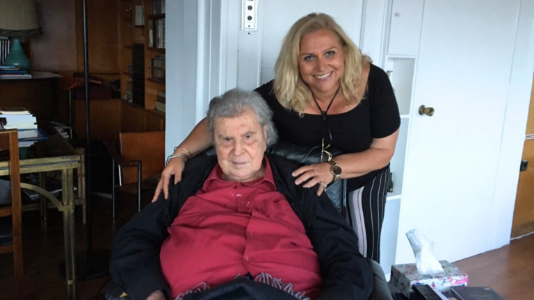 Remembering Mikis: Greek Australians share their encounters with a music legend