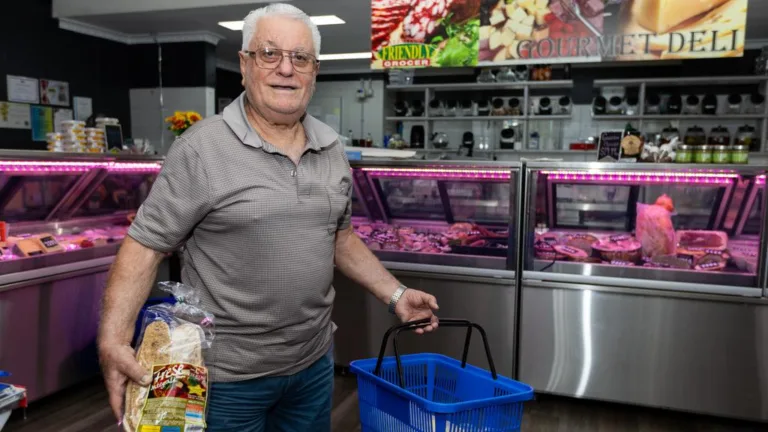 NT misses out on ALDI, but Greek Australian locals say fresh is best