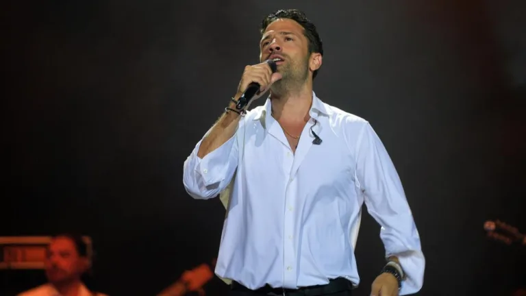 Konstantinos Argiros delivers emotional first-ever performance in Constantinople