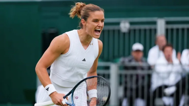 Maria Sakkari advances to Wimbledon second round with straight-sets win