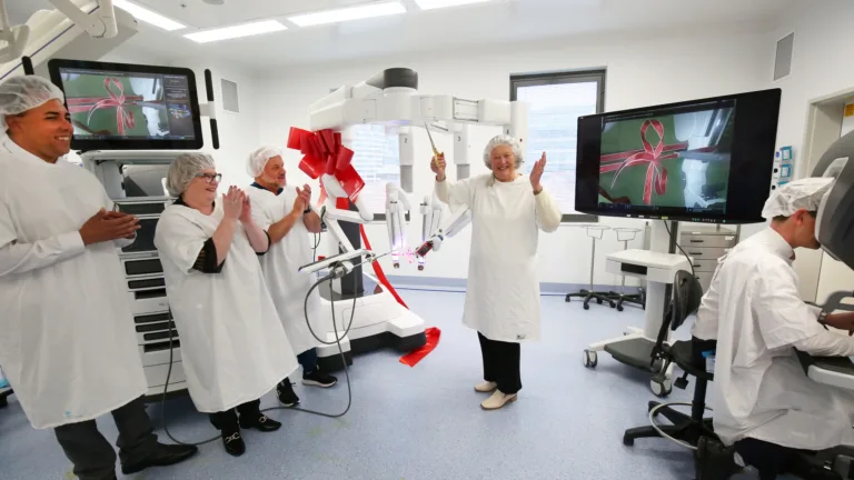 Surgical robot at Sydney hospital named in memory of quiet philanthropist Alexandria Phirros