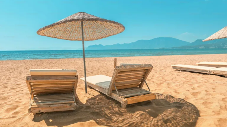 Skyrocketing sunbed prices make Greek beaches a luxury