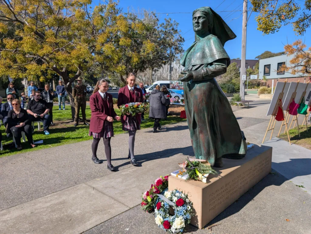 Students from Oakleigh Grammar lay a wreath as tribute to the Anzac-Lemnos connection