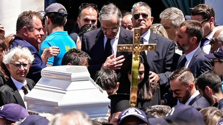Emotional farewell for daughter of former Greek PM Antonis Samaras