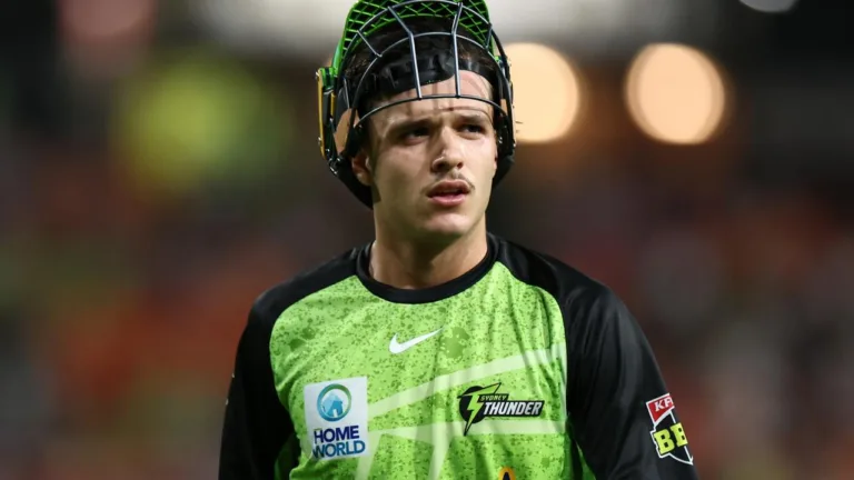Sydney Thunder lock in Sam Konstas until 2029 as cricketer chases Test redemption