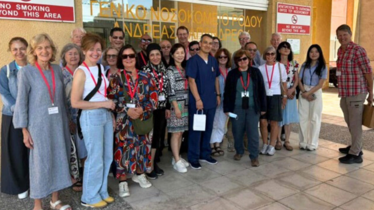 Australian doctors praise Rhodes Hospital during visit