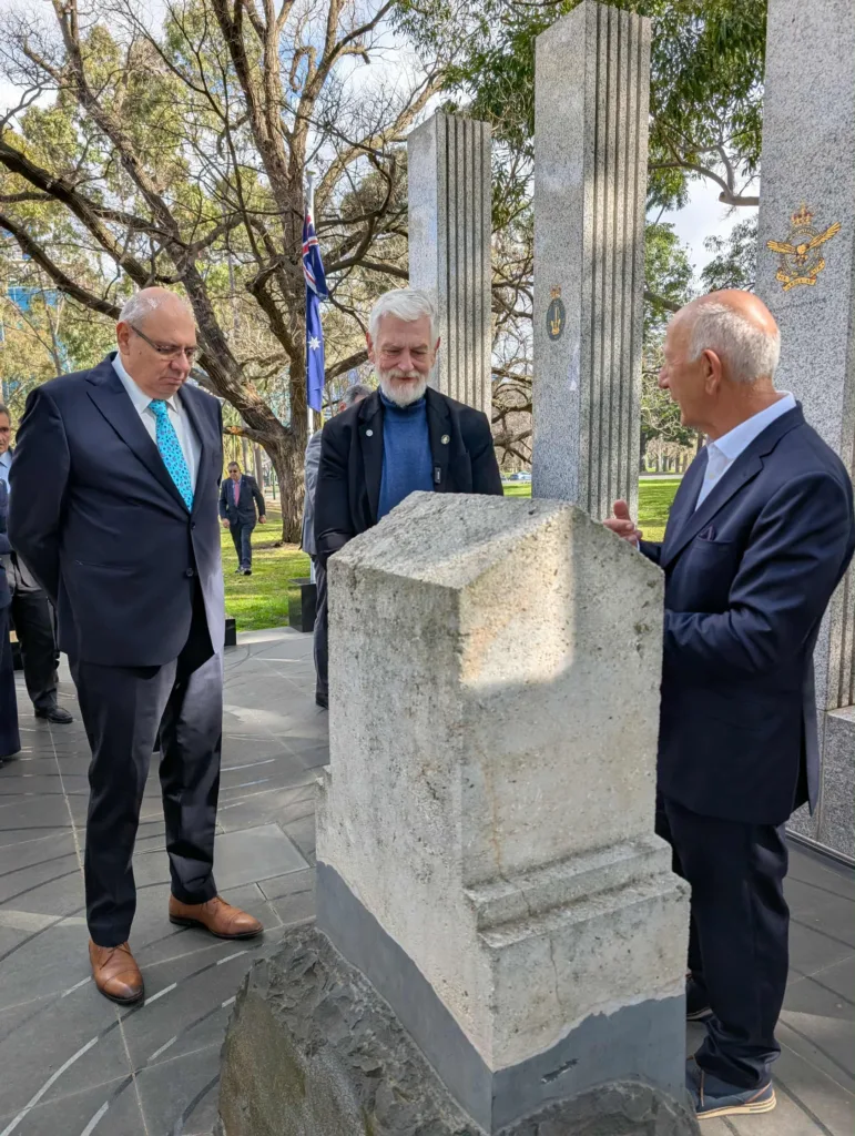 Pantelis Kalimnakis, chatting with Ioannis Loverdos and Athanasios Balermpas