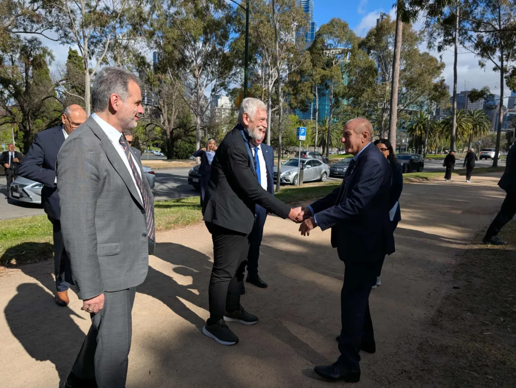Steve Kyritsis OAM greets Greek Deputy Minister Ioannis Loverdos