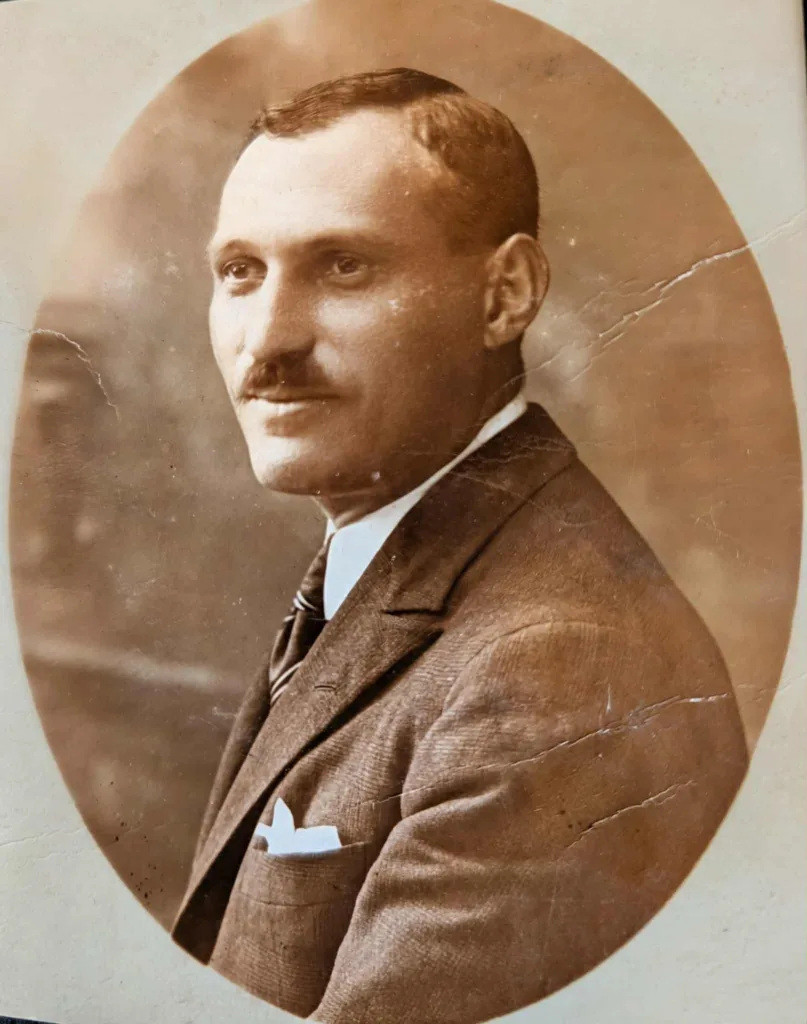 Theodore Sinanidis, born in Constantinople but died in Istanbul
