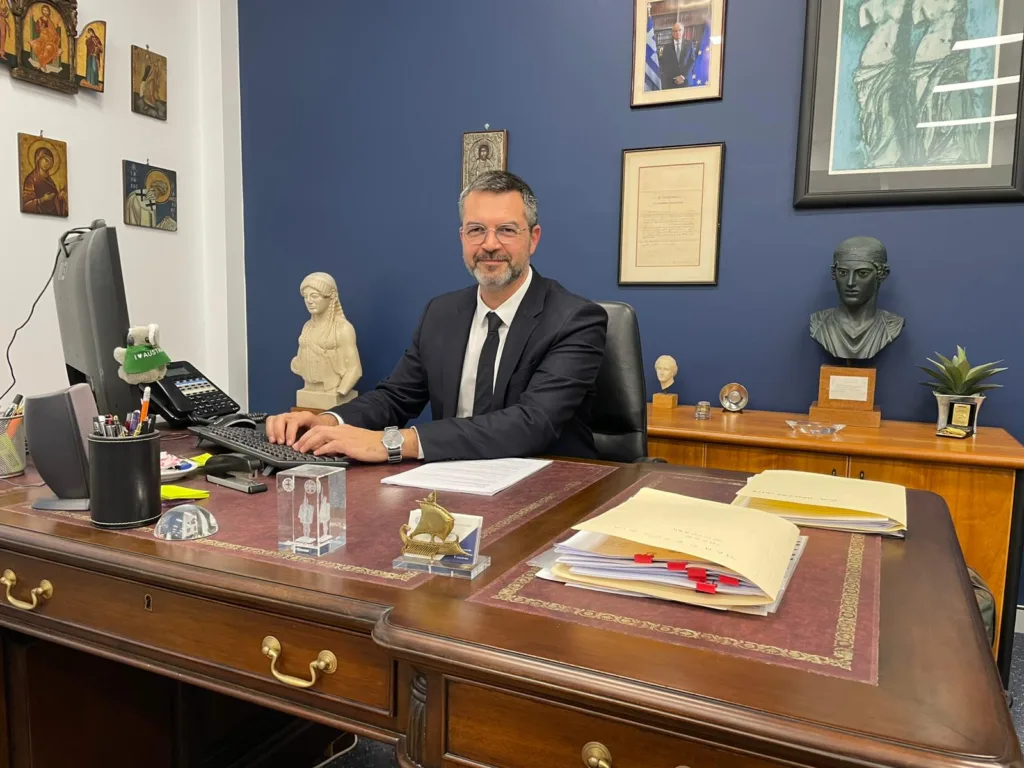 consul general of greece in sydney george skemperis
