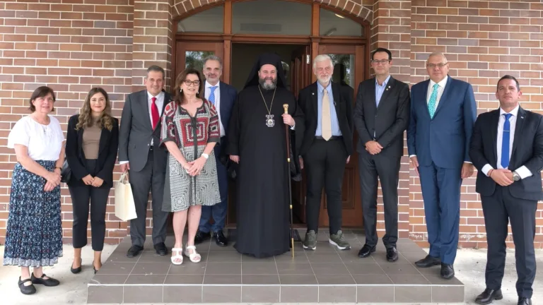 Loverdos strengthens ties with Greek community during Queensland visit