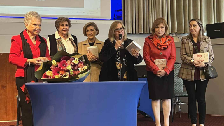 Psychologist Tenia Makris delivers lecture on family and self-awareness in Melbourne