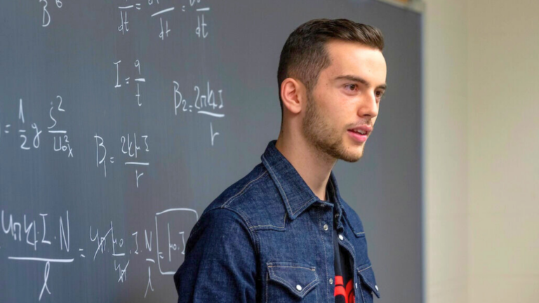 Menelaos Raptis’ discovery of oxygen in early-universe galaxies reshapes cosmology