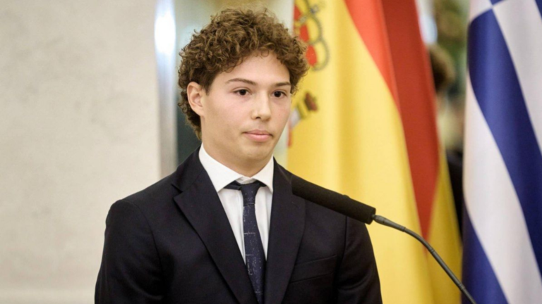 Greek kite surfer makes history with Hungary’s Gold Medal of Honour