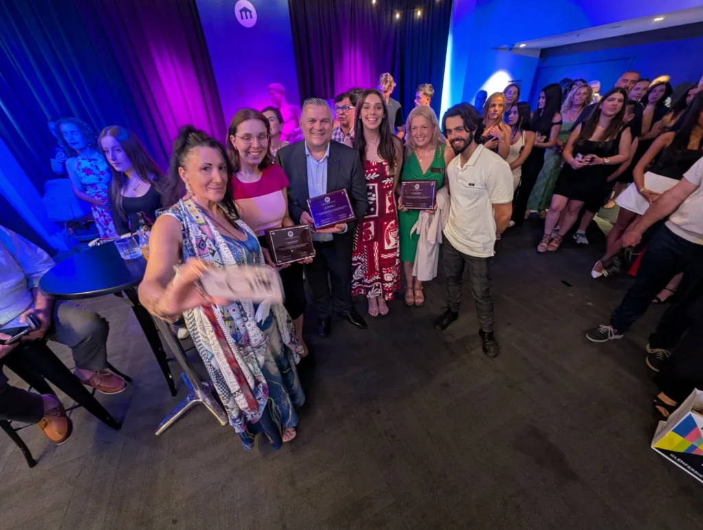 Anthea Sidiropoulos' selfie moment with mayors and NUGAS