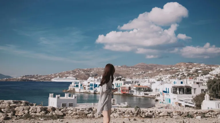 Greeks rank among the world’s most generous, global study finds