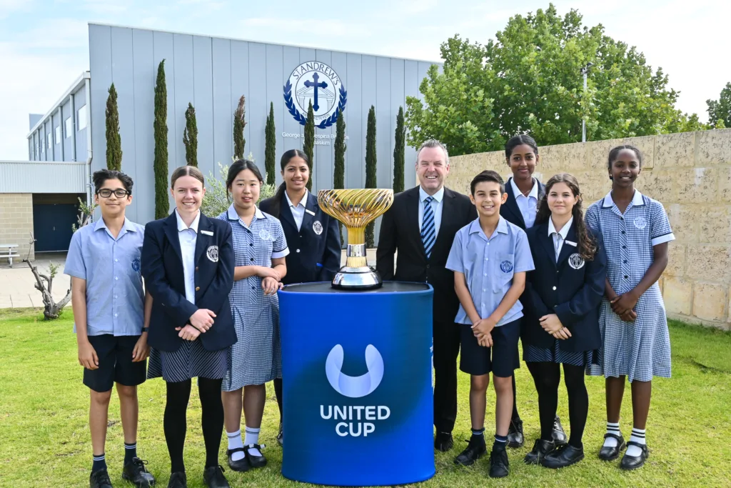 St. Andrews with the United Cup (1)
