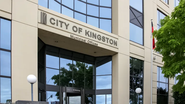 Victorian Minister Nick Staikos extends monitors at Kingston Council