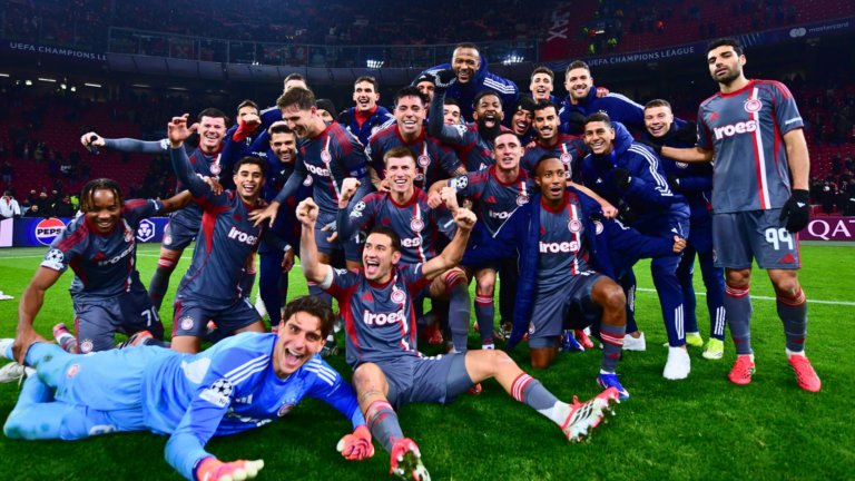 Olympiacos produce epic win in Amsterdam to advance in Champions League