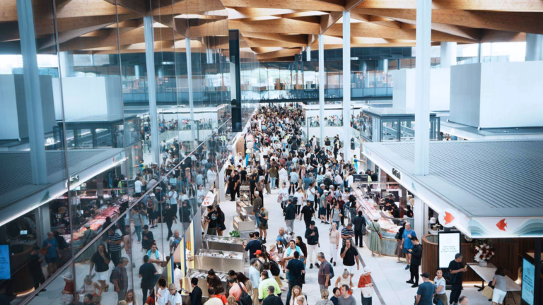 New Sydney Fish Market draws huge crowds in first long weekend