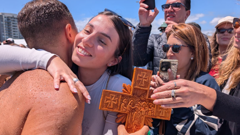 Love and luck at Port Melbourne: The real estate agent who caught the cross