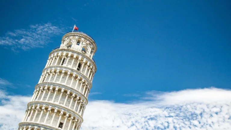 Rising costs drive Greeks to cheaper holiday options abroad