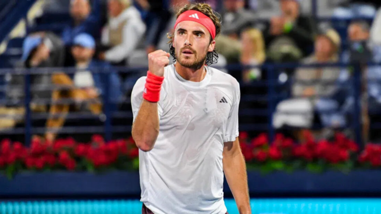 Tsitsipas fights back to advance at Australian Open