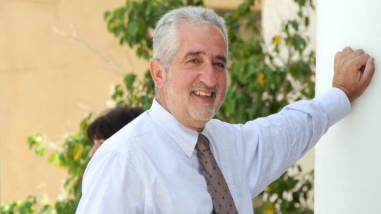 State memorial farewells trailblazing Greek Australian Labor figure Nick Bolkus