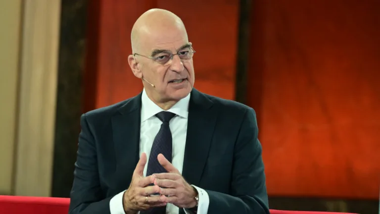 Dendias reaffirms Greece’s right to expand territorial waters