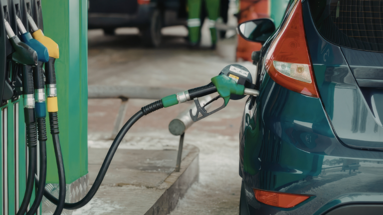 Victoria targets fuel price gouging with new app crackdown