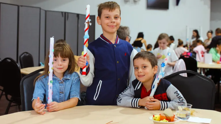 Neoléa’s Lambatha Workshop lights up Olympic Hall ahead of Orthodox Easter