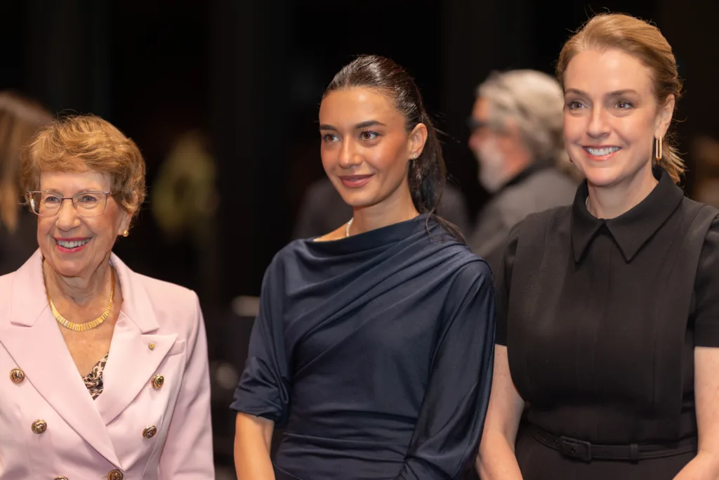 (L-R) Govenor Margaret Beazley, Dimitra Skalkos, Kellie Sloane