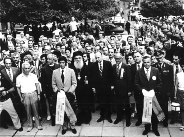 Macedonians celebrate the liberation of Thessaloniki at the Shrine of Remembrance (1971), Ezekiel and Nikoalos Tsoulias with the Wreathes