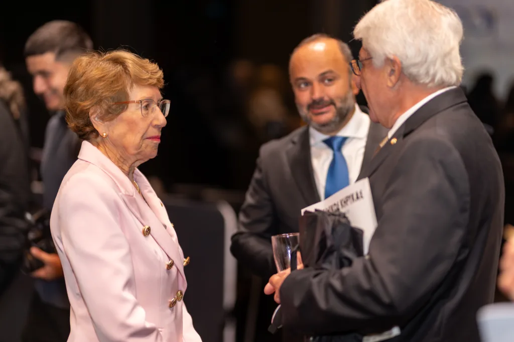 nsw governor margaret beazley speaks with cyprus high commissioner antonis sammoutis and John Kallimanis